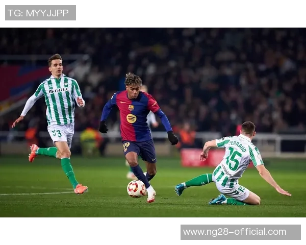 西甲激战：那不勒斯与巴黎圣日耳曼互交白卷红牌事件引发全场热议