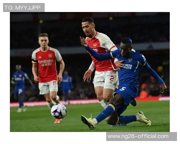 友谊赛波尔图与阿森纳战成平局帽子戏法引发争议判罚热议