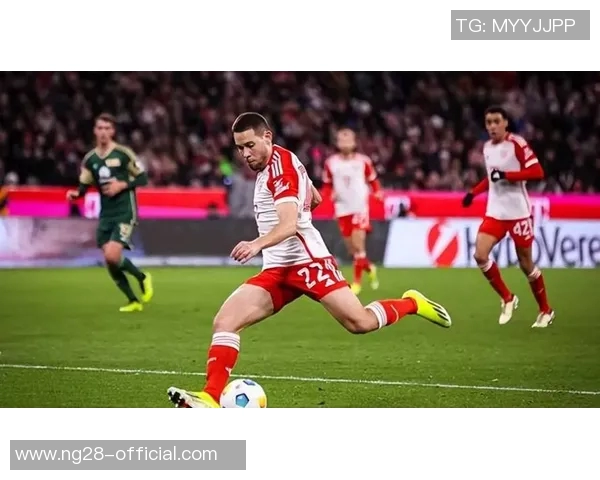 英超激战：拜仁逆转那不勒斯帽子戏法引发争议判罚全场沸腾