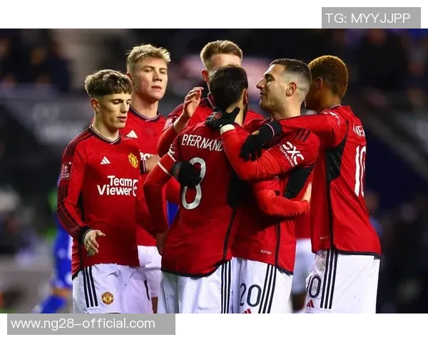 足总杯精彩对决拜仁狂胜曼联四球引发全场热议